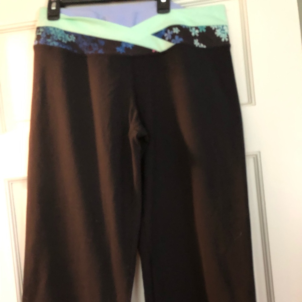 Lululemon cropped white pants
